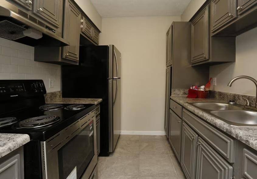 Apartment for rent at The Arlington, 5845 Ridgewood Rd, Jackson, MS 39211