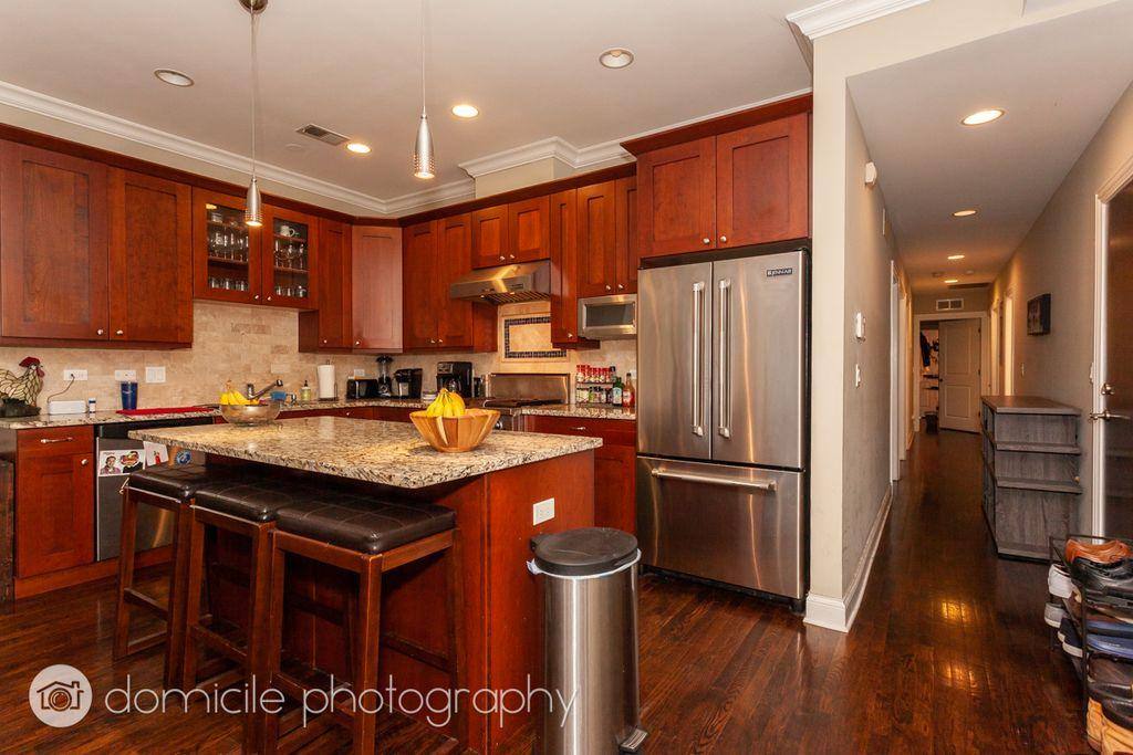 Condo for rent at 409 W N Ave #5E, Chicago, IL 60610