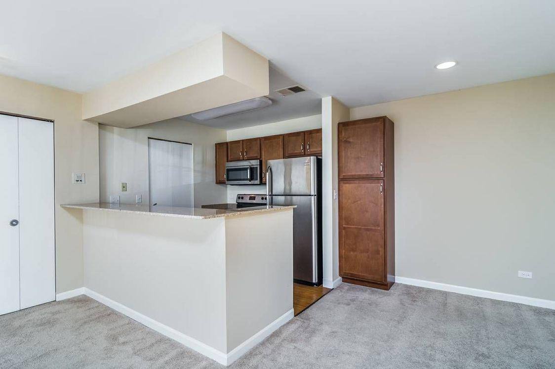 Apartment for rent at 30011 N Waukegan Rd, Lake Bluff, IL 60044