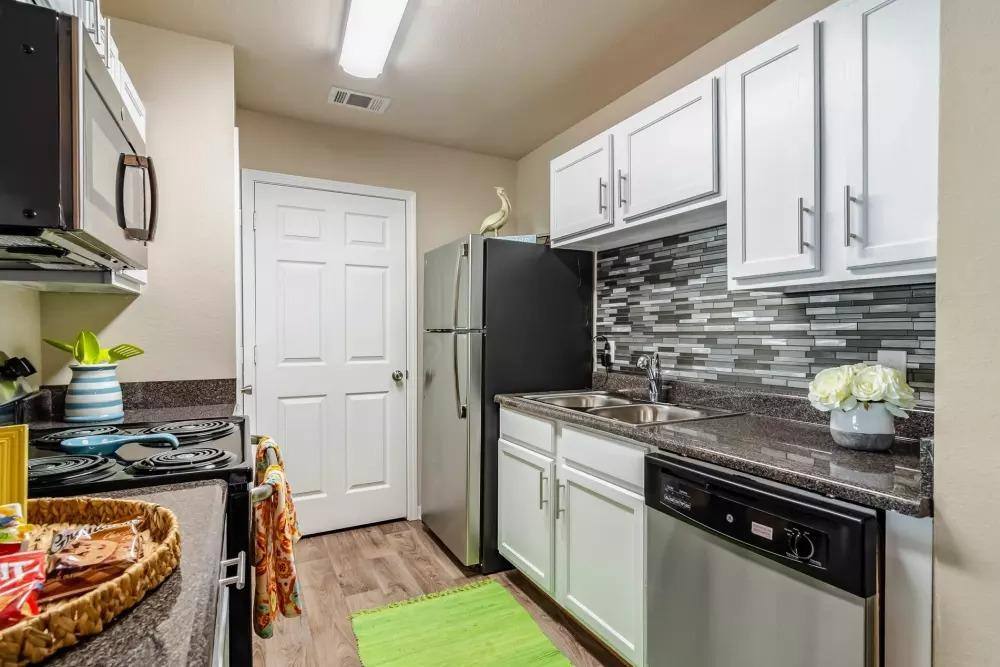 Apartment for rent at 14510 Lemoyne Blvd, Biloxi, MS 39532