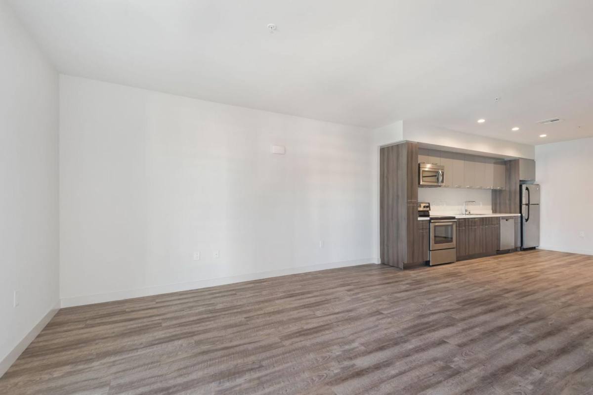 Apartment for rent at 1515 Wilshire Blvd, Los Angeles, CA 90017