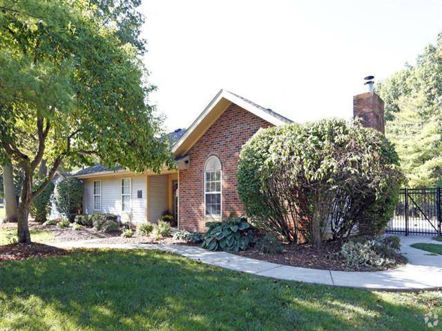 Apartment for rent at Oakwood Townhomes, 1599 Twin Oaks Dr, Toledo, OH 43615