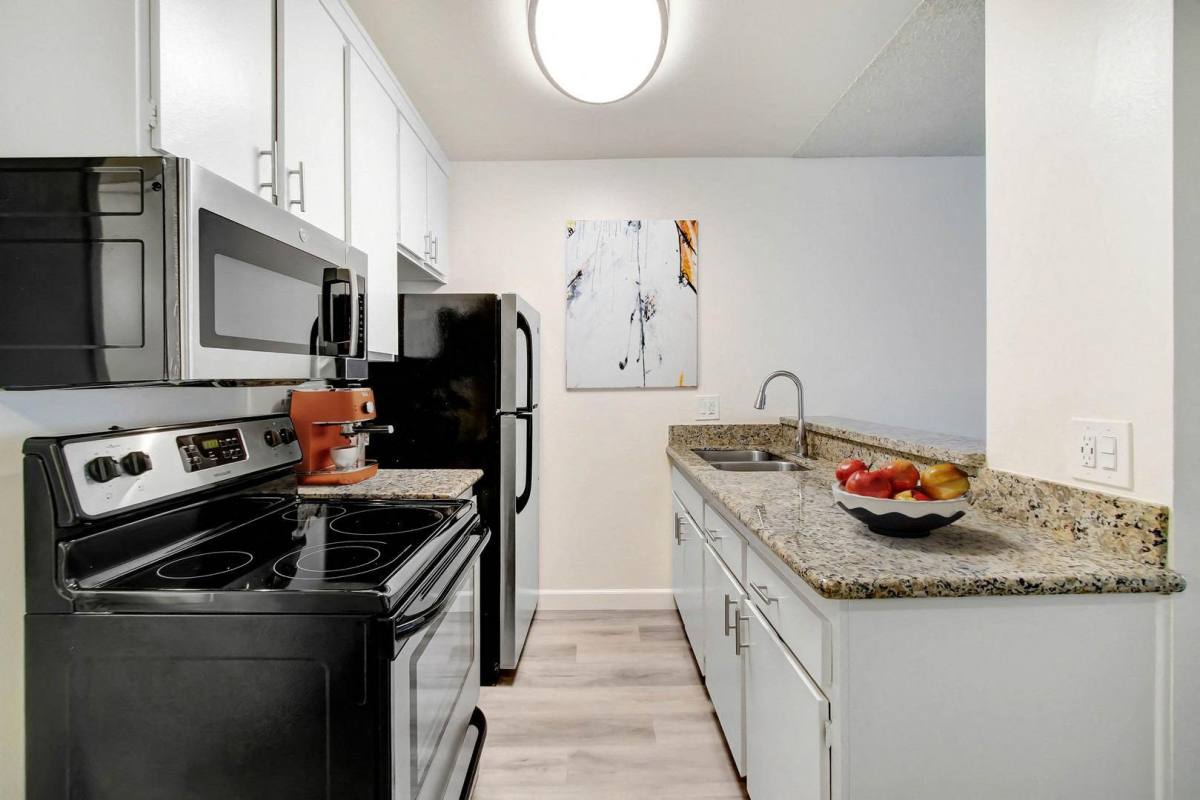 Apartment for rent at Mon Leon, 18530 Citronia #3, Northridge, CA 91324