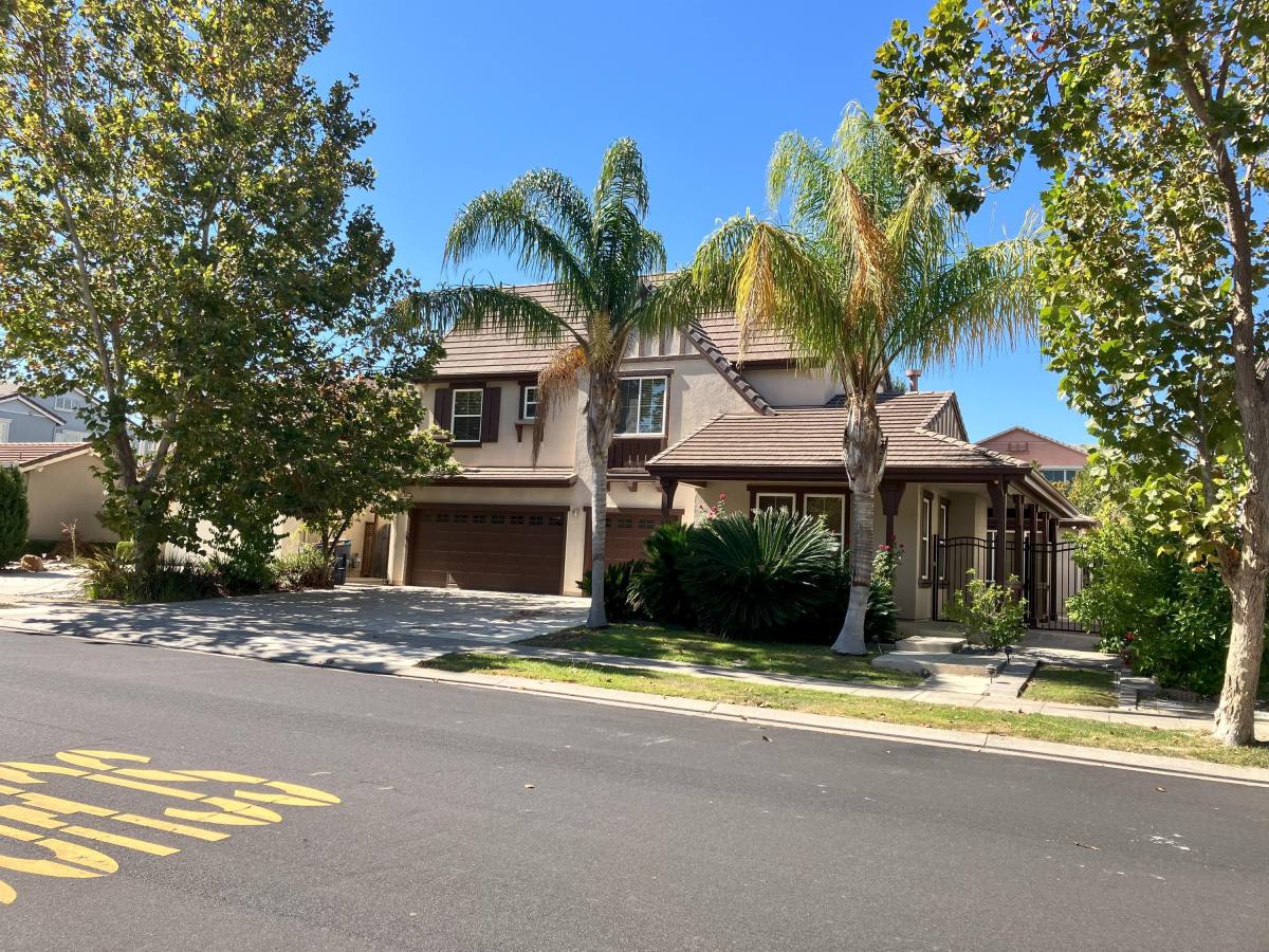 House for rent at Nimitz Nccaa, 807 S Tradition St, Sunnyvale, CA 94087