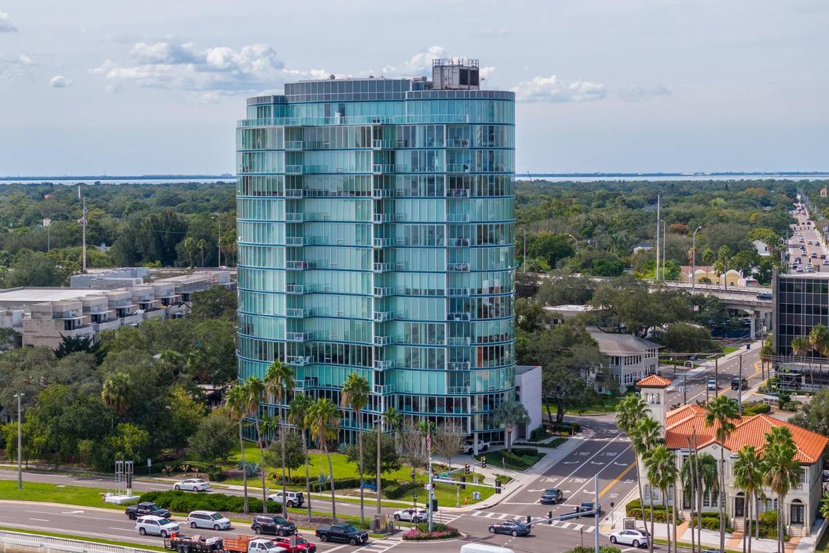 Condo for rent at Bayshore Patriots Corner, 2900 W Bay To Blvd #1403, Tampa, FL 33629