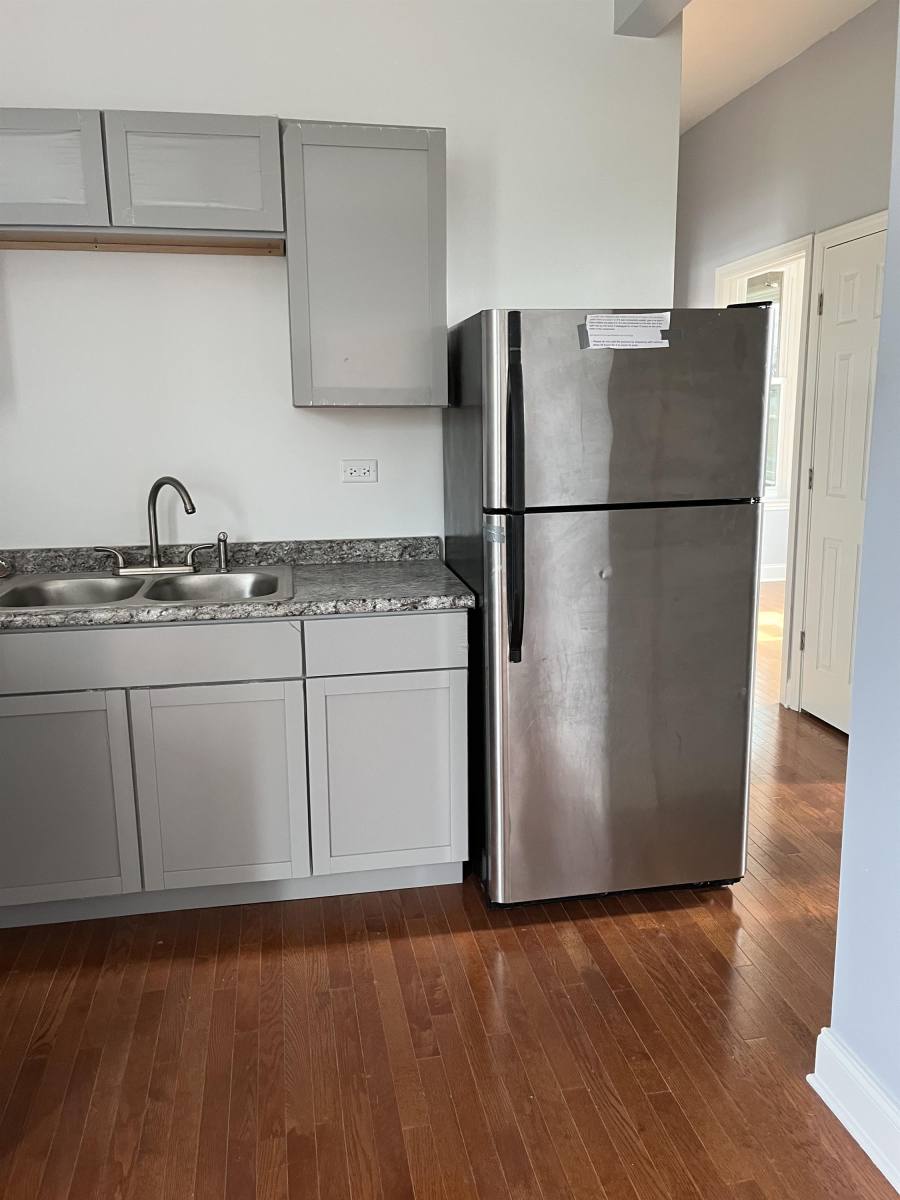 Apartment for rent at 7817 S Shore Dr #2R, Chicago, IL 60649