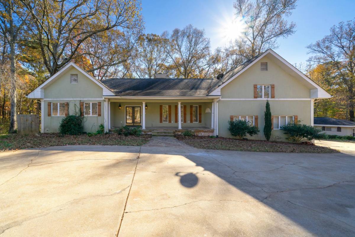 House for rent at Oak Hill Road, 225 Wren Rd, Covington, GA 30016