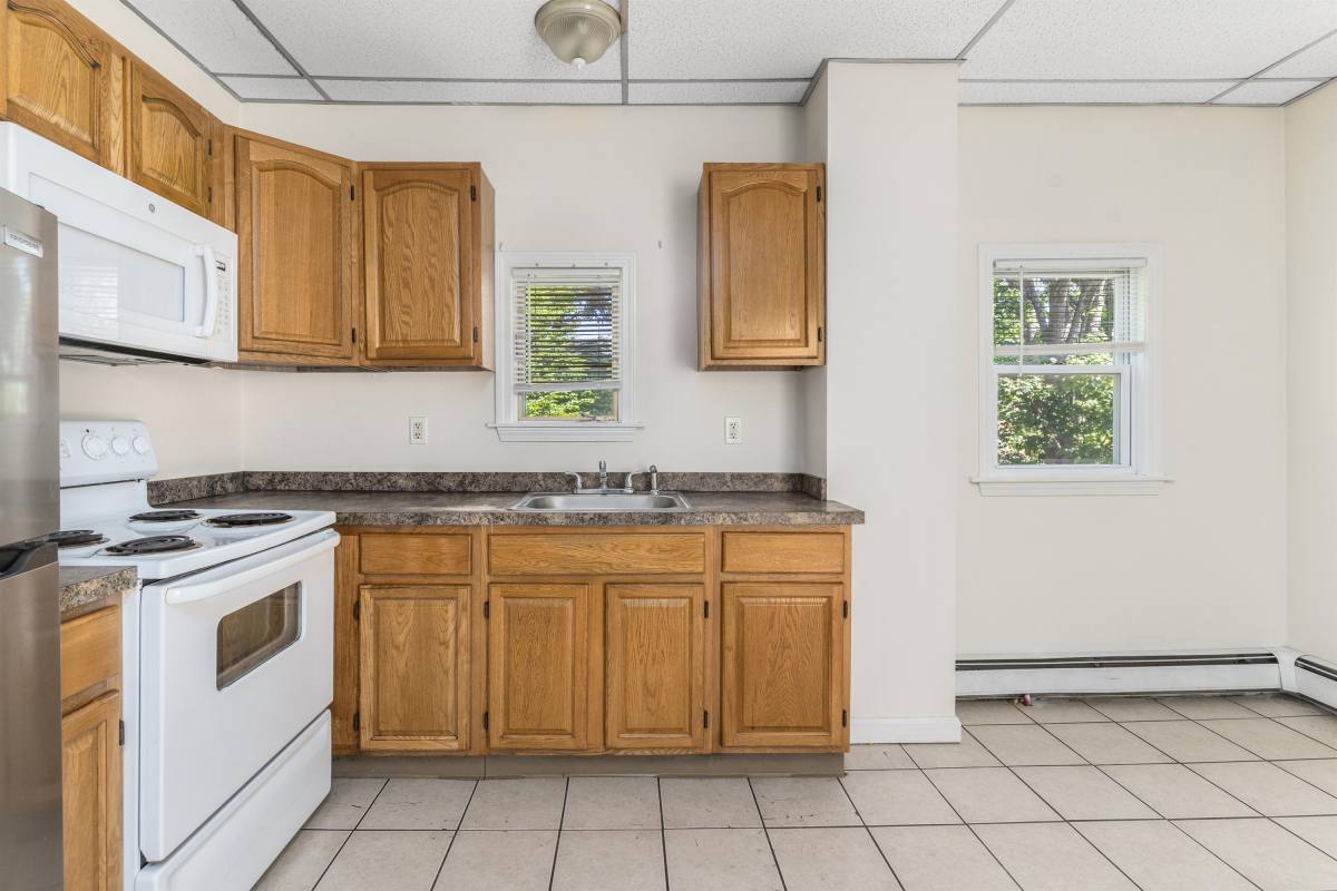 House for rent at 79 Oak St #4, Providence, RI 02909