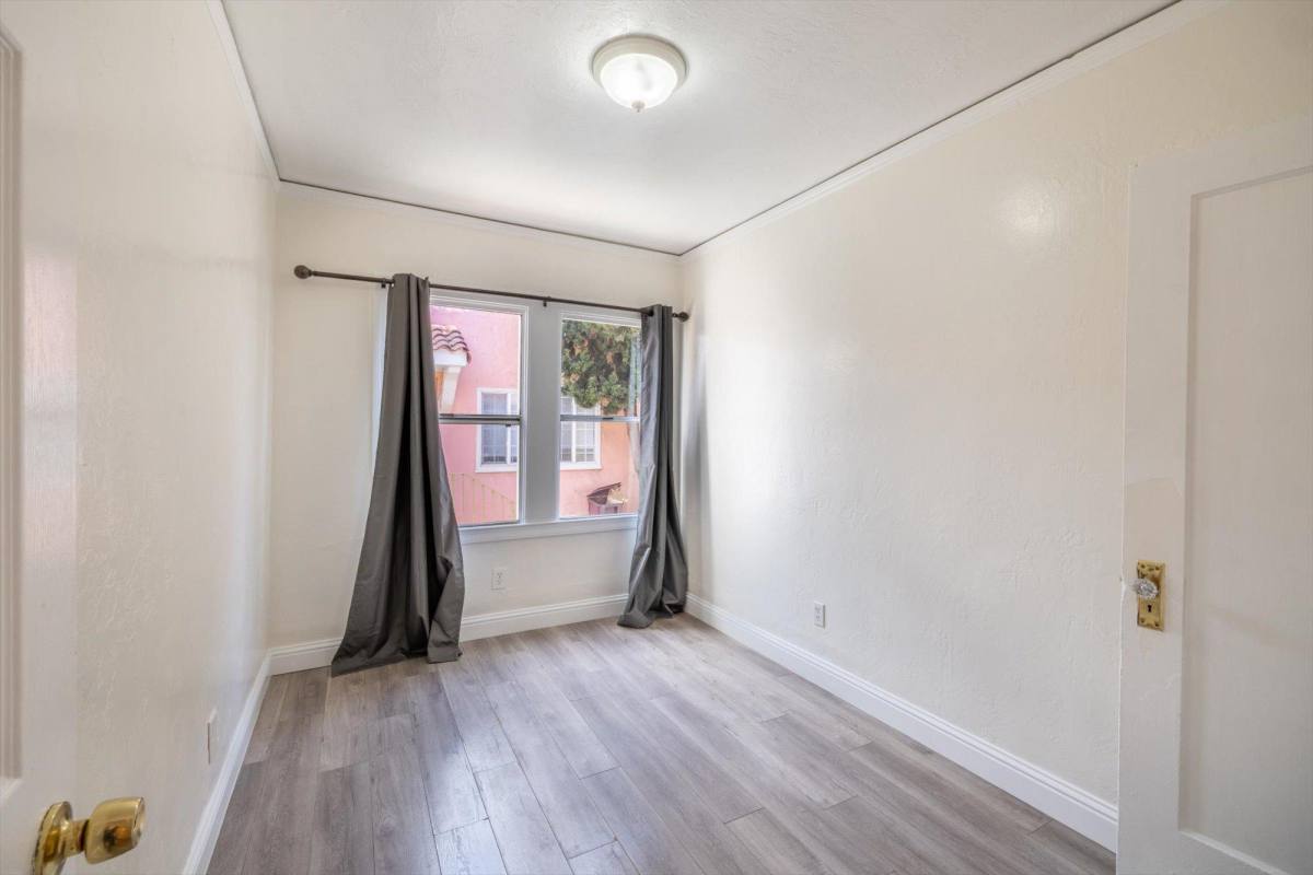 Apartment for rent at Foot Hill Park, 6114 Foothill Blvd #B, Oakland, CA 94605