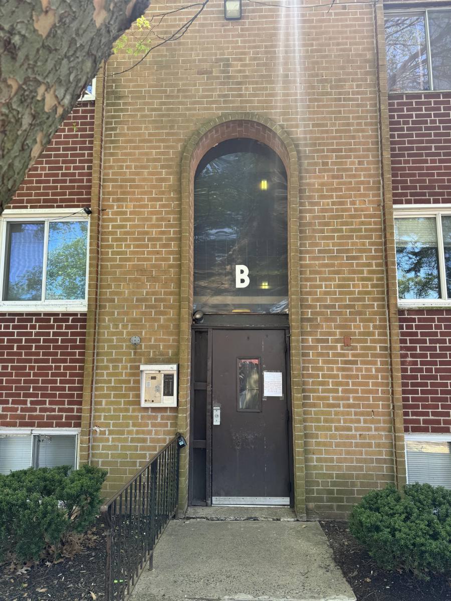 Apartment for rent at Forest Glen Condominiums, 110 W Byberry Rd #B9, Philadelphia, PA 19116