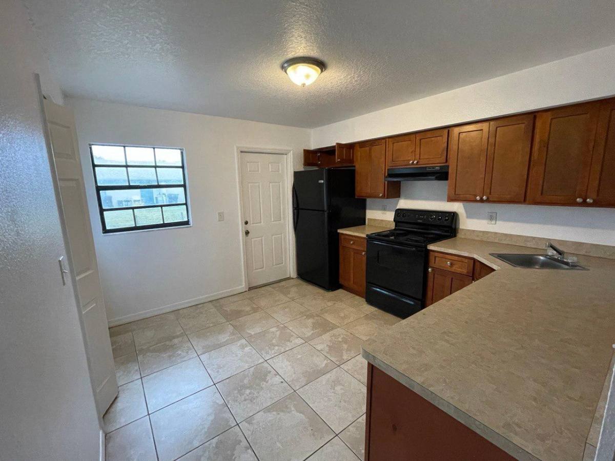 House for rent at Lake Crystal Farm, 1506 Peevy Court, Lakeland, FL 33801