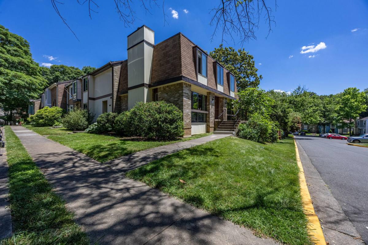 Townhouse for rent at The Timbers, 6023 Forrest Hollow Lane #1, Springfield, VA 22152