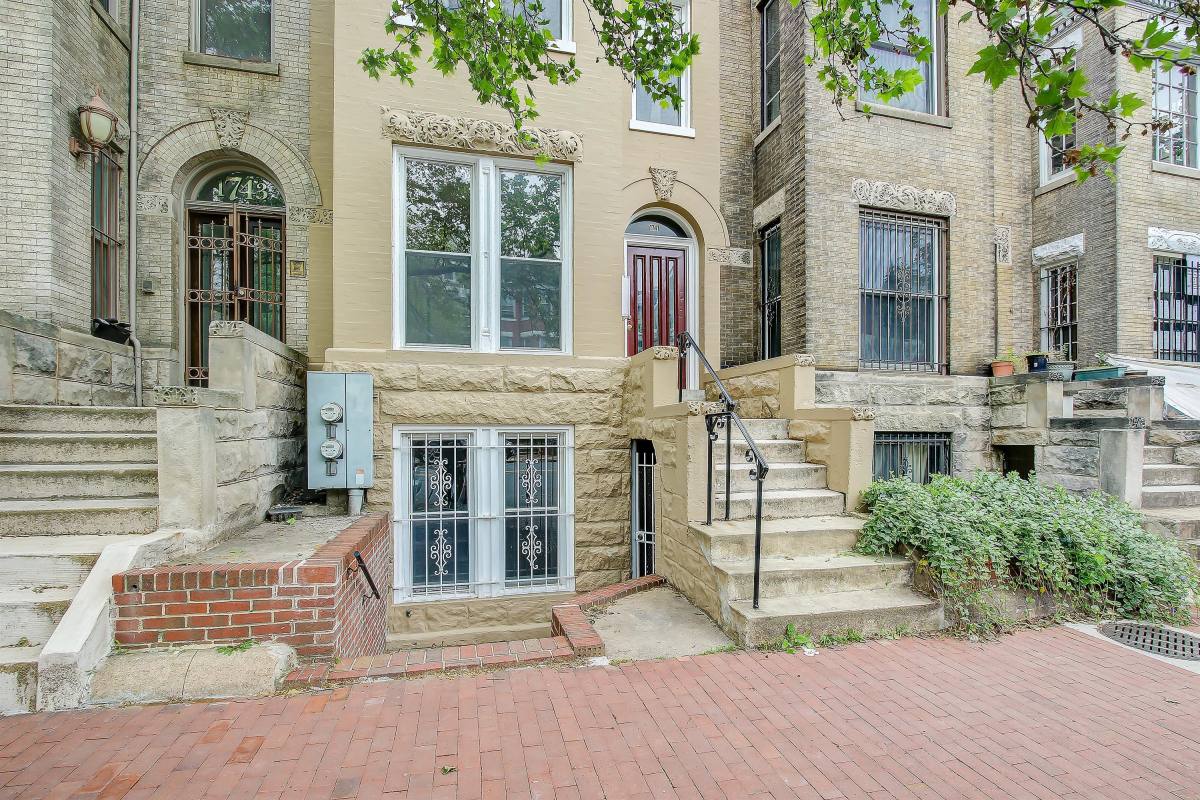 Apartment for rent at Dupont Circle, 1741 U St NW, Washington, DC 20009