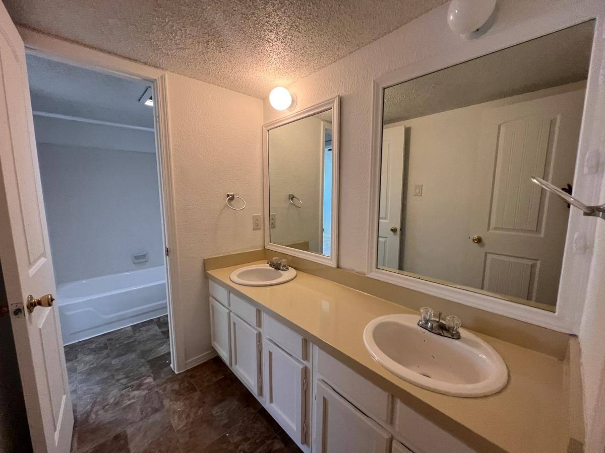 Apartment for rent at 627 Sinclair Dr #1, Norman, OK 73071