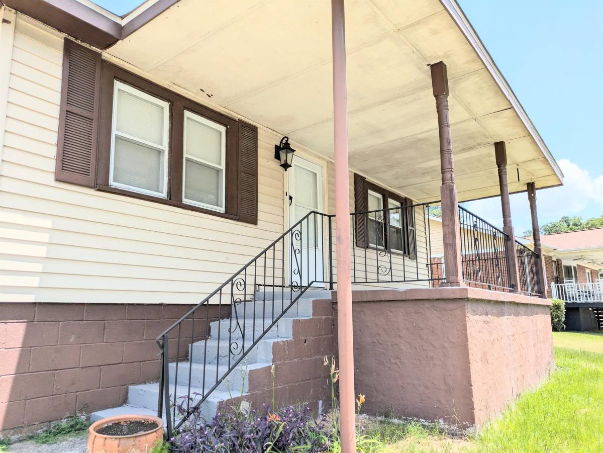 House for rent at 1081 Veal St SW, Conyers, GA 30012