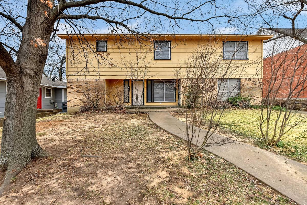 House for rent at 1312 N Travis St, Sherman, TX 75090