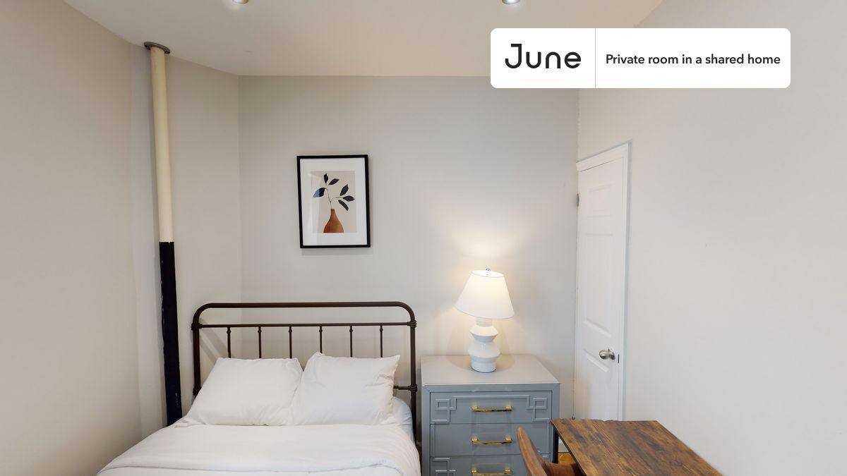 Apartment for rent at 953 Columbus Ave #A, New York, NY 10025