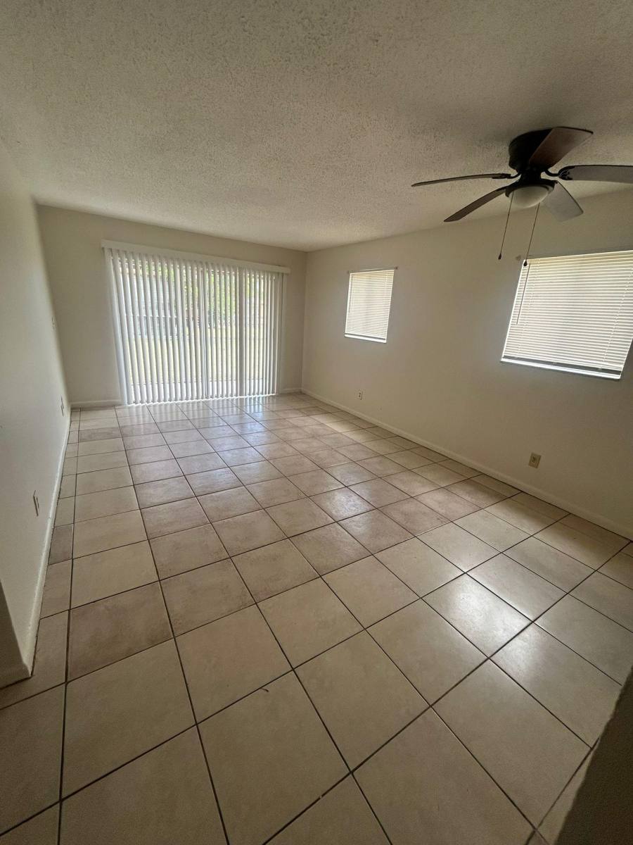 Apartment for rent at 932 W Kalmia Dr #933-4, West Palm Beach, FL 33403