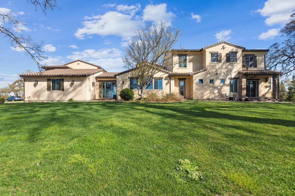 House for rent at 12729 Leo Lane, Wilton, CA 95693