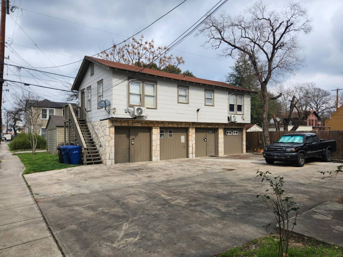 Apartment for rent at 203 E Rosewood Ave, San Antonio, TX 78212