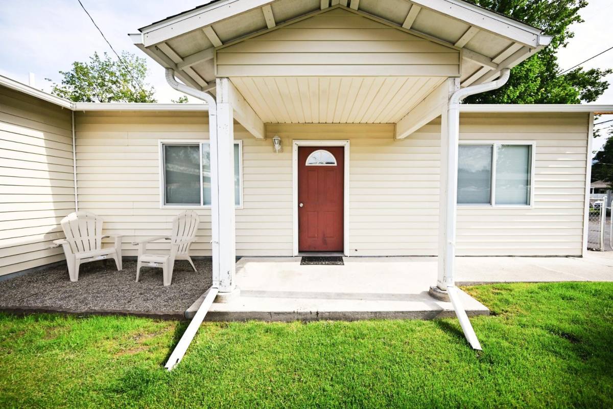 House for rent at 1126 3rd Ave W, Kalispell, MT 59901