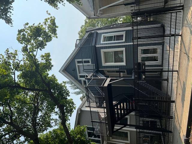 House for rent at 3325 N Central Park Ave #B, Chicago, IL 60618