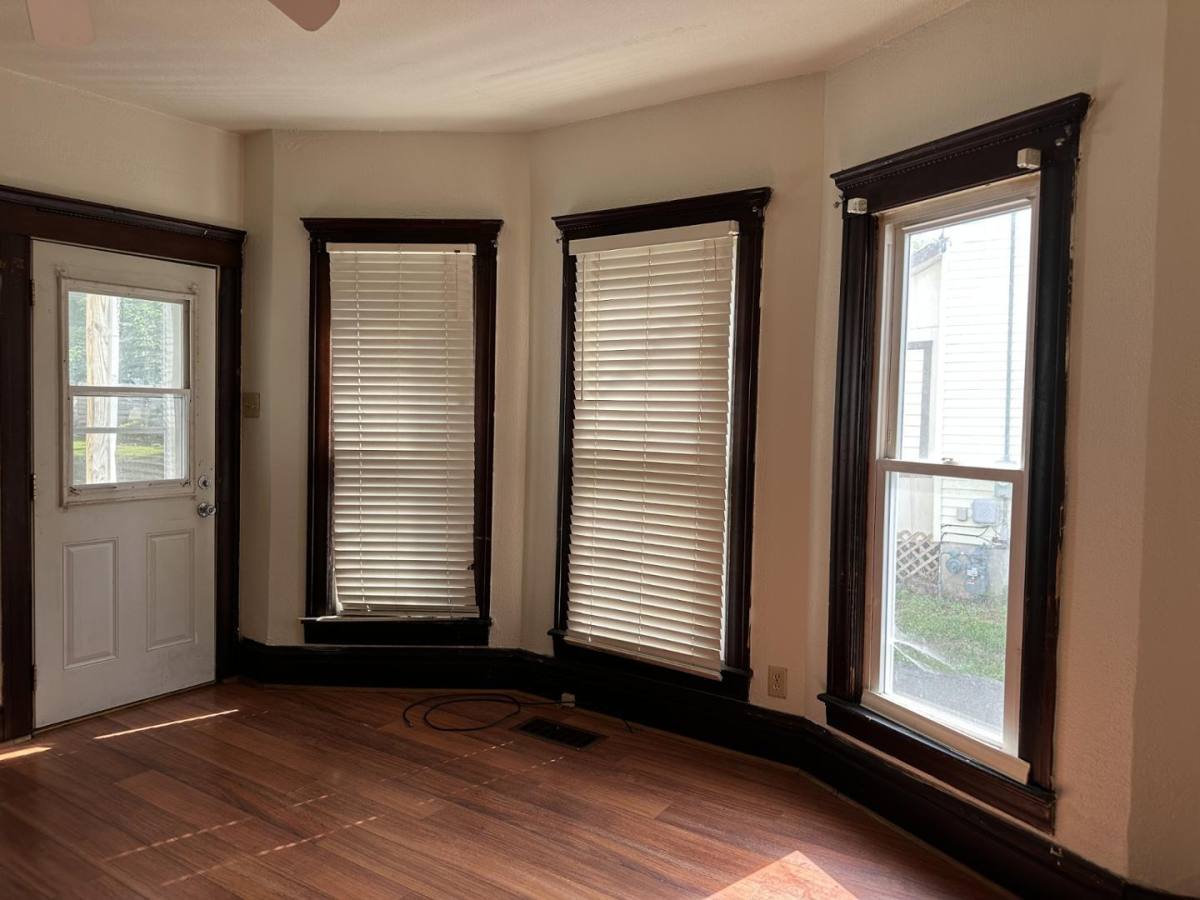 House for rent at 229 W Broadway St #1, Freeport, IL 61032