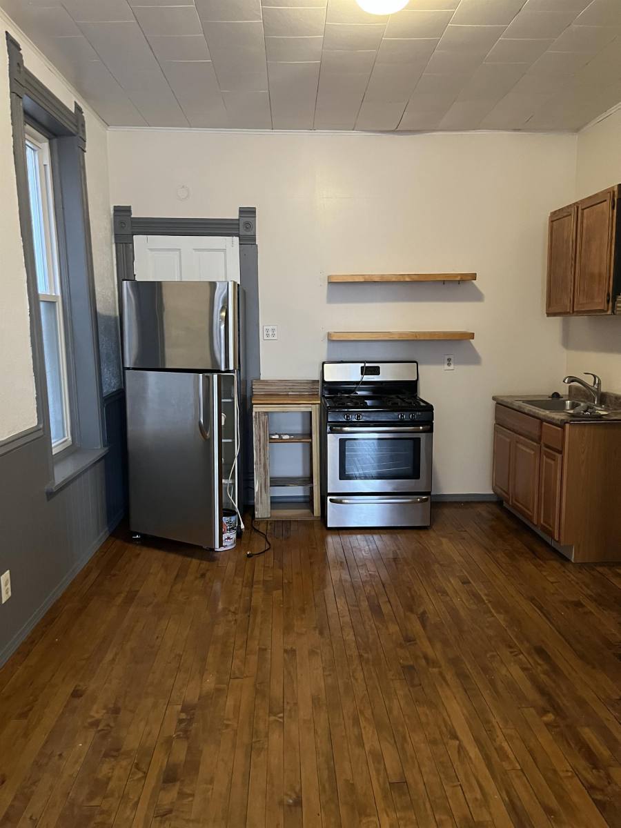 House for rent at 1920 W Cermak Rd #2F, Chicago, IL 60608