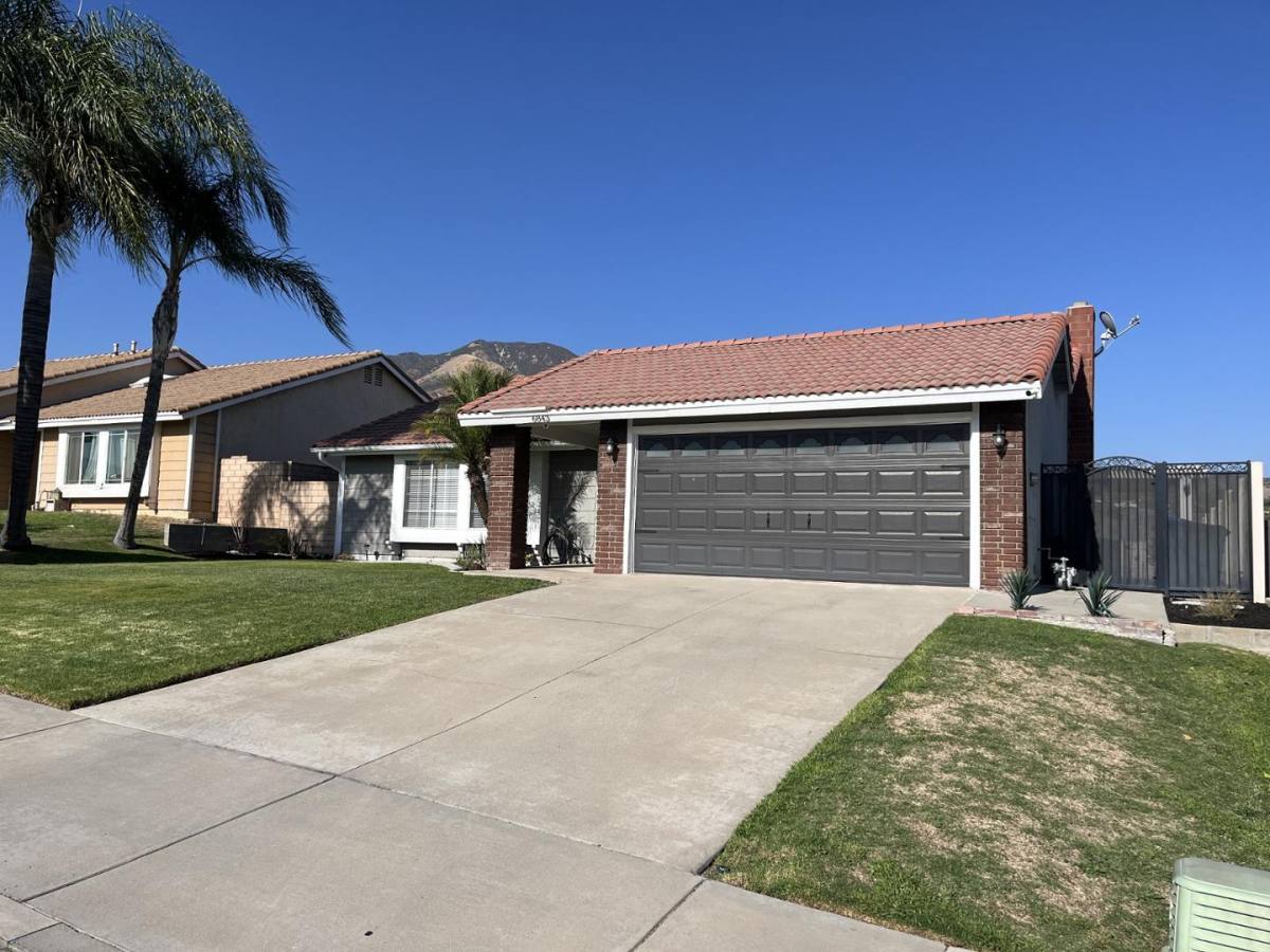 House for rent at 6843 Grove Ave, Highland, CA 92346