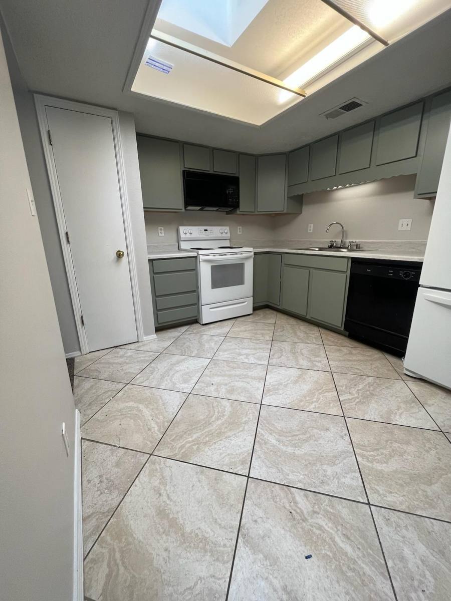 Apartment for rent at The Greens, 805 Country Club Ave 2H #2H, Rio Rancho, NM 87124