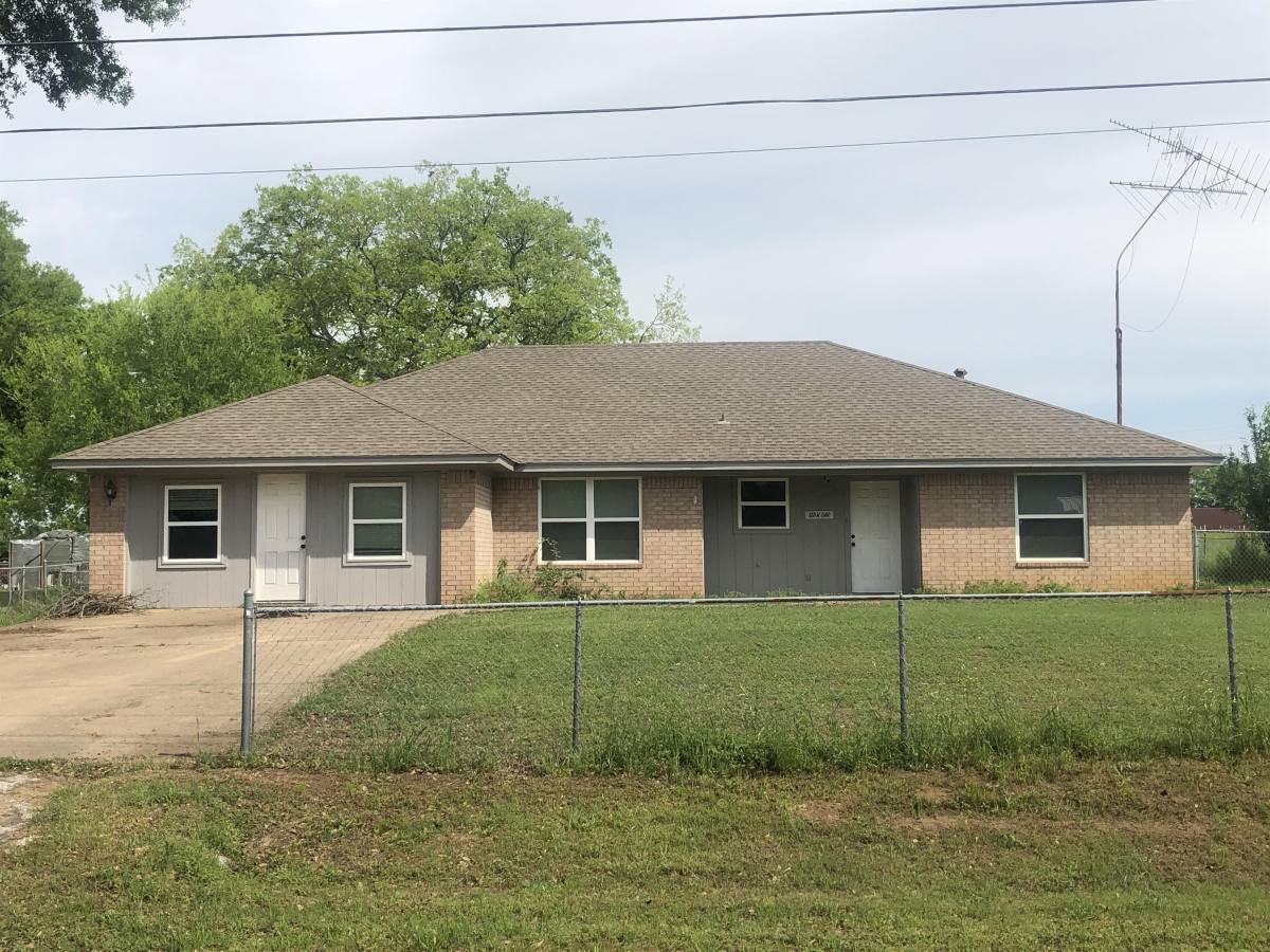 House for rent at 650 W Ohio St, Van, TX 75790