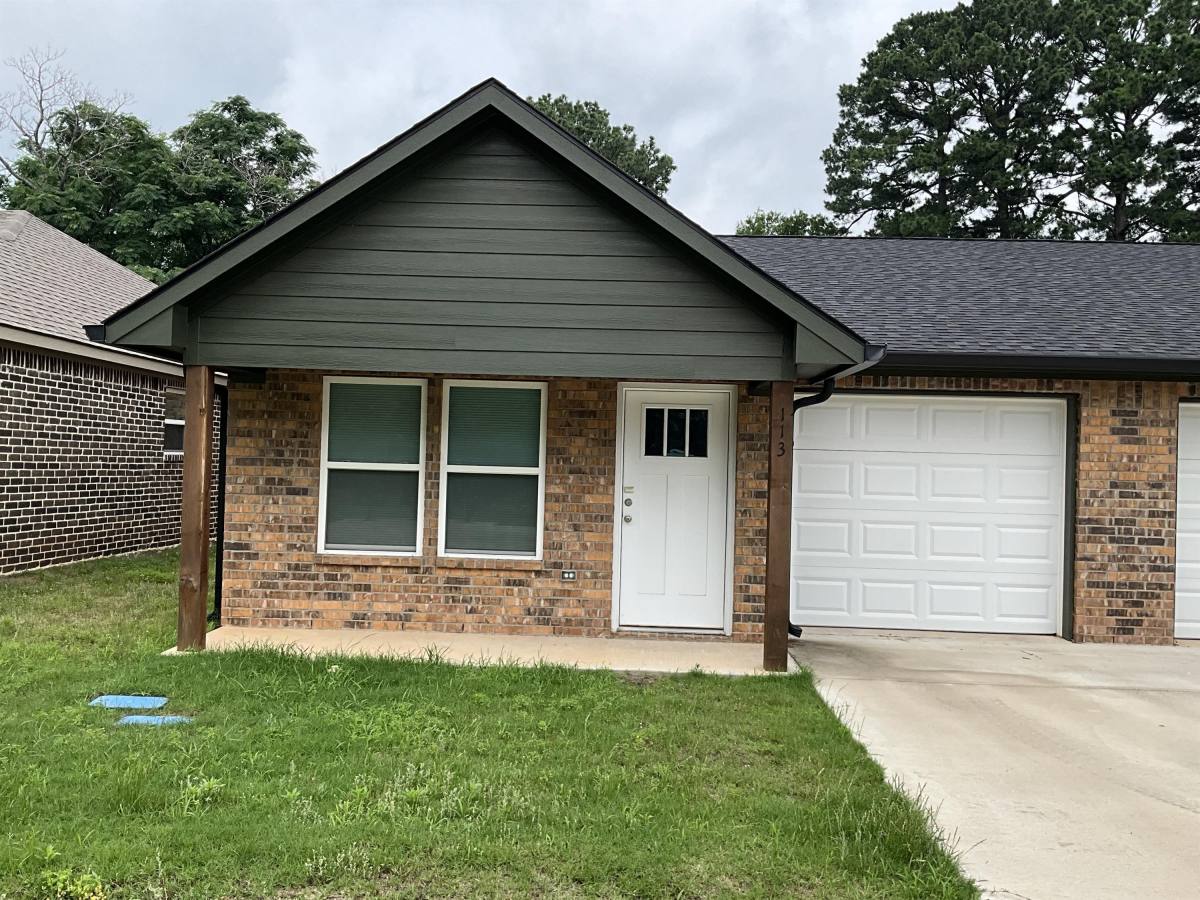 House for rent at 113 Isabella St, Mineola, TX 75773