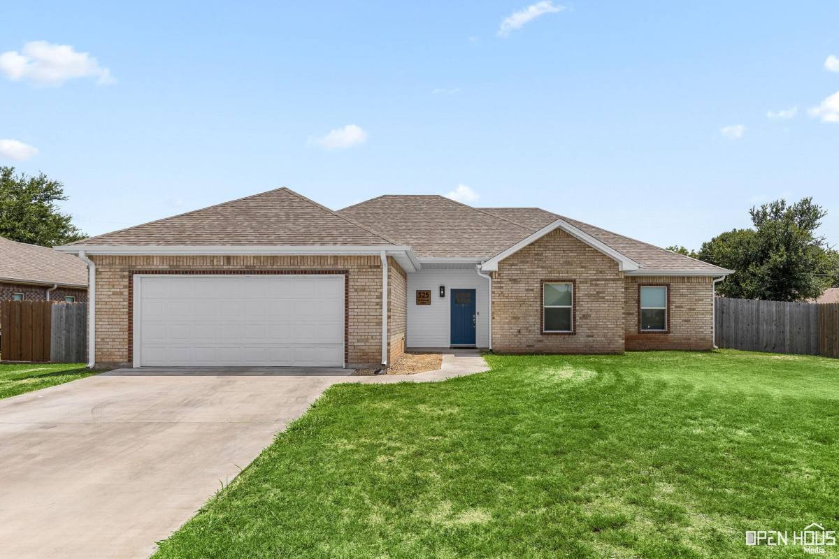 House for rent at 325 Driftwood Dr, Wichita Falls, TX 76308
