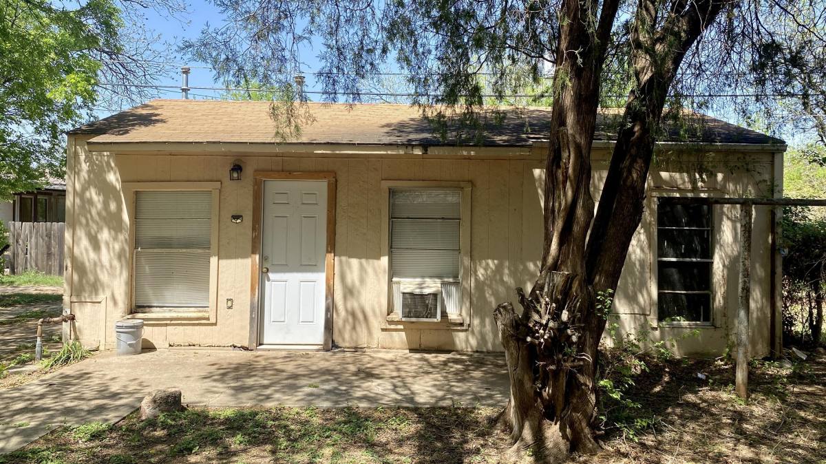 House for rent at 2010 8th St #3, Wichita Falls, TX 76301