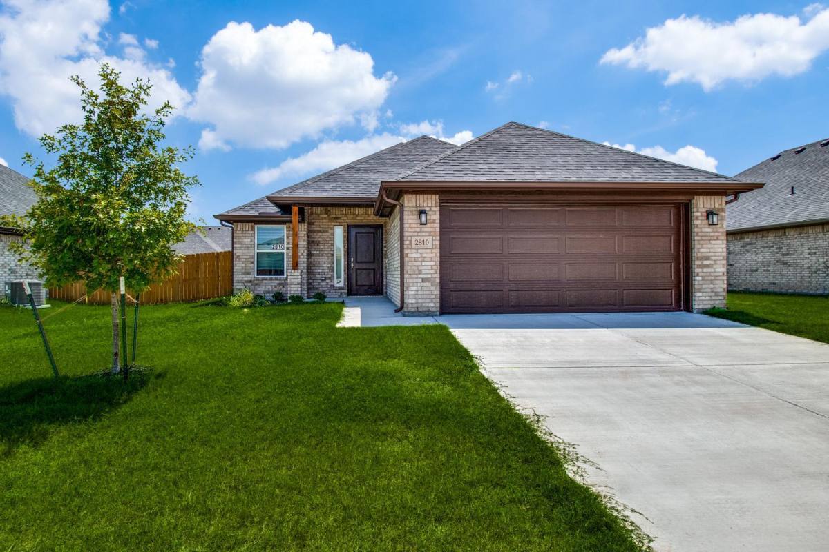 House for rent at The Grove, 2810 Clover Dr, Sherman, TX 75092