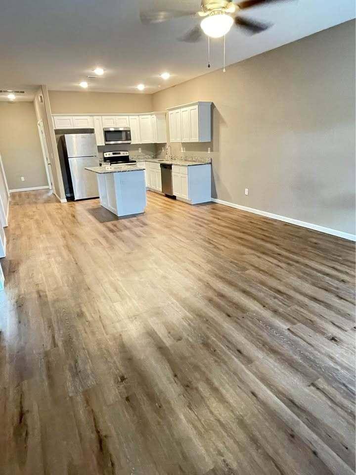 Townhouse for rent at 300 E Ford St #1, Valley Center, KS 67147