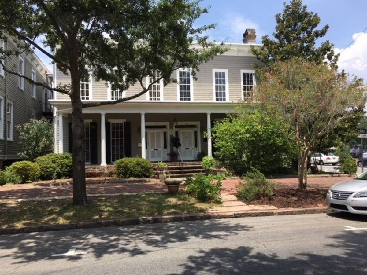 Apartment for rent at 226 E Gwinnett St, Savannah, GA 31401