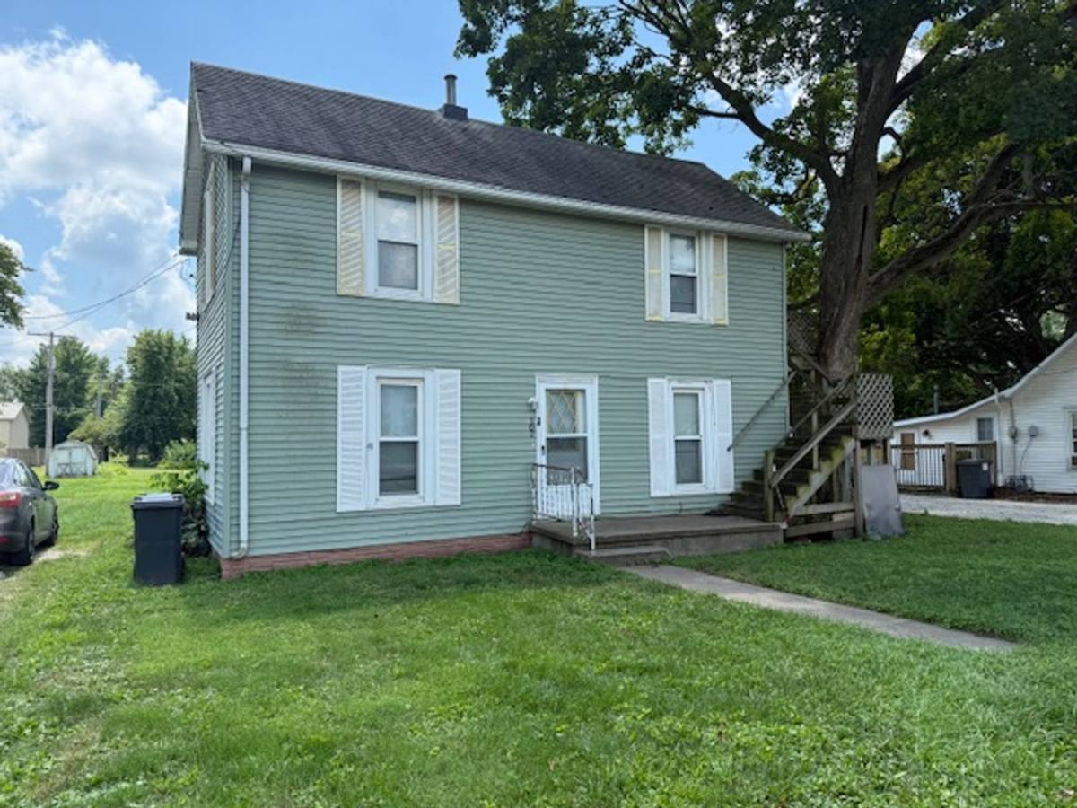 Apartment for rent at 107 W Prairie, Sidney, IL 61877