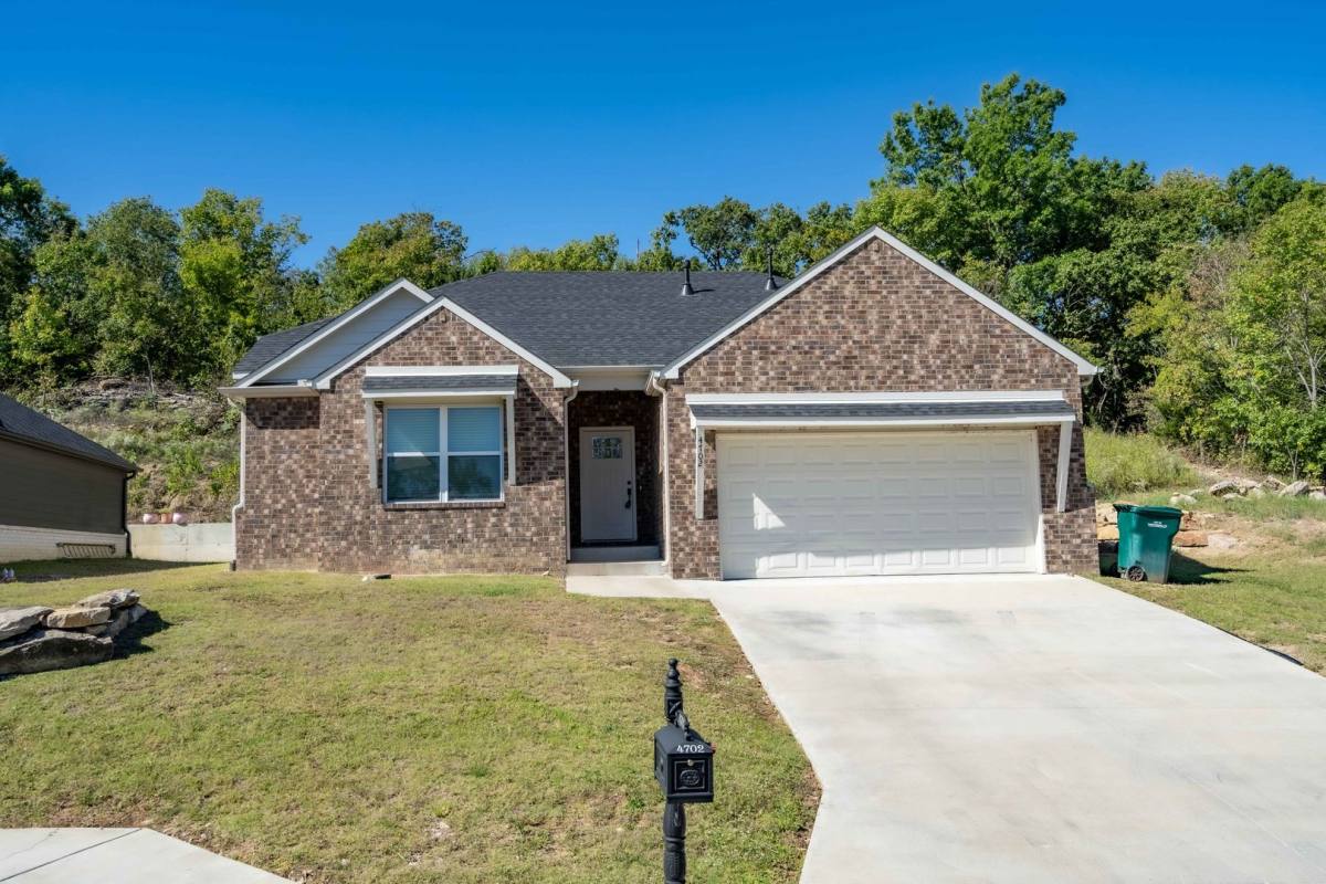 House for rent at 4702 S Linwood Dr, Sand Springs, OK 74063