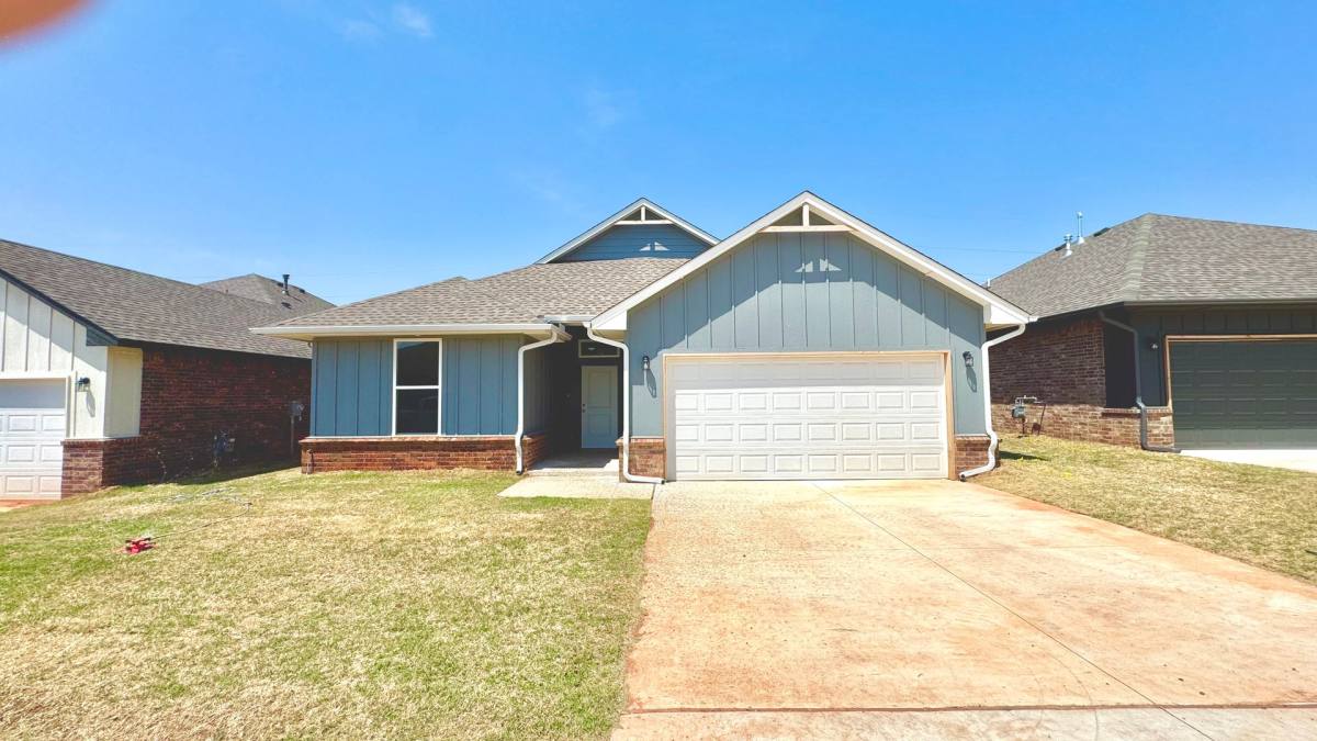 House for rent at 8321 NW 163rd Terrace, Edmond, OK 73013