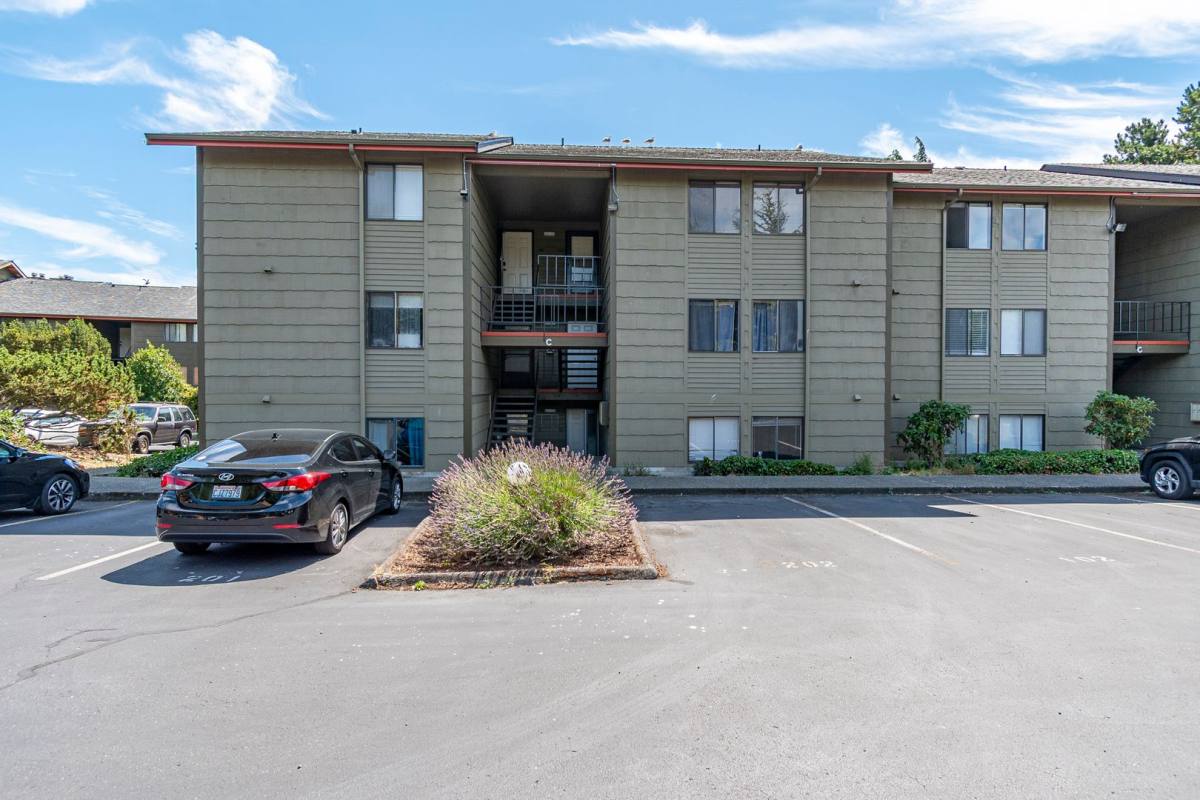 Condo for rent at 270 Barrington Dr, Oak Harbor, WA 98277