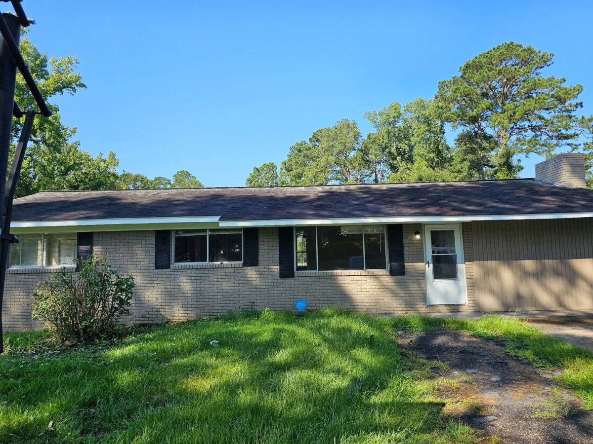 House for rent at 701 Waterview Dr, Meridian, MS 39307