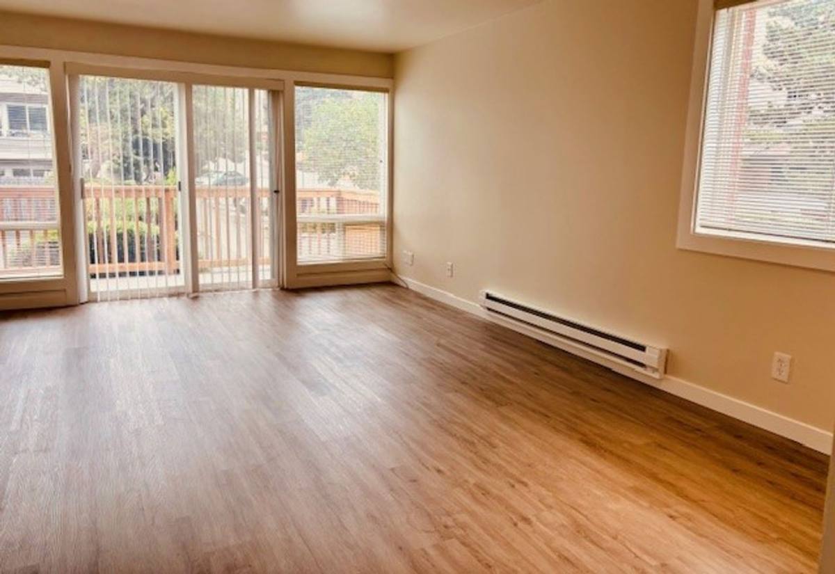 Townhouse for rent at 331 102nd Ave SE, Bellevue, WA 98004