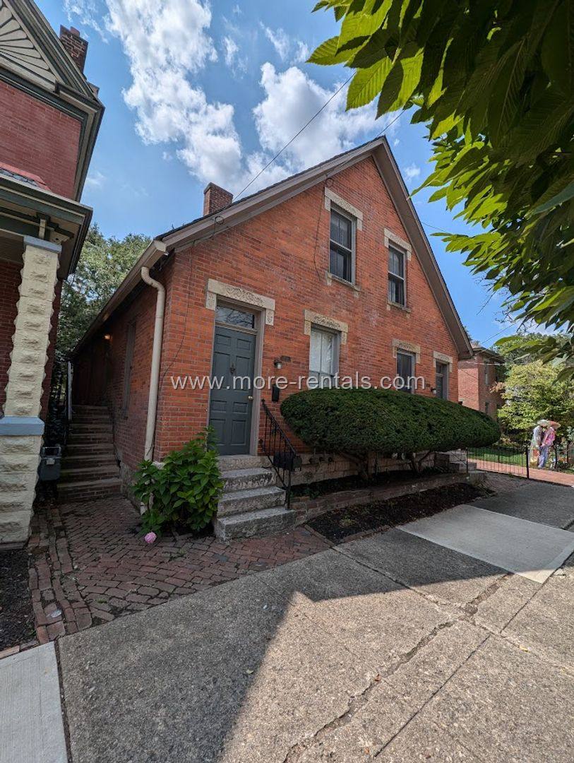 Apartment for rent at 881-883 S Third St, Columbus, OH 43206