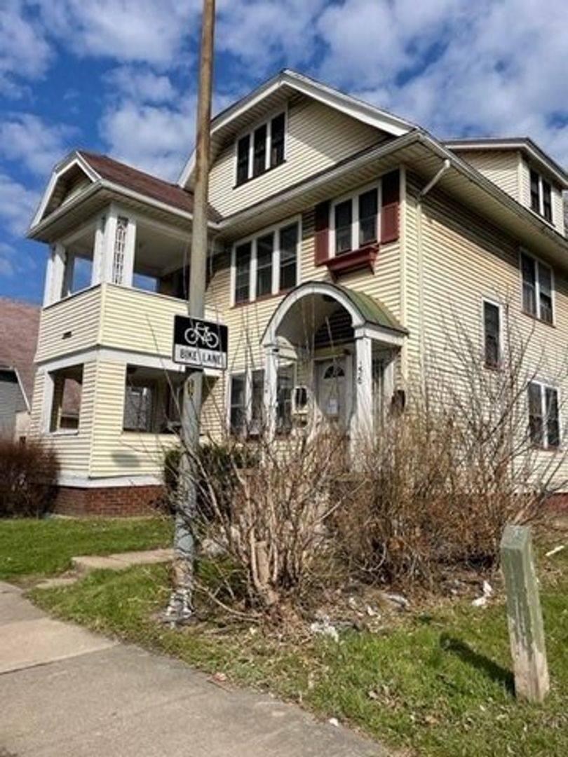 Apartment for rent at 154-156 Ave D, Rochester, NY 14621