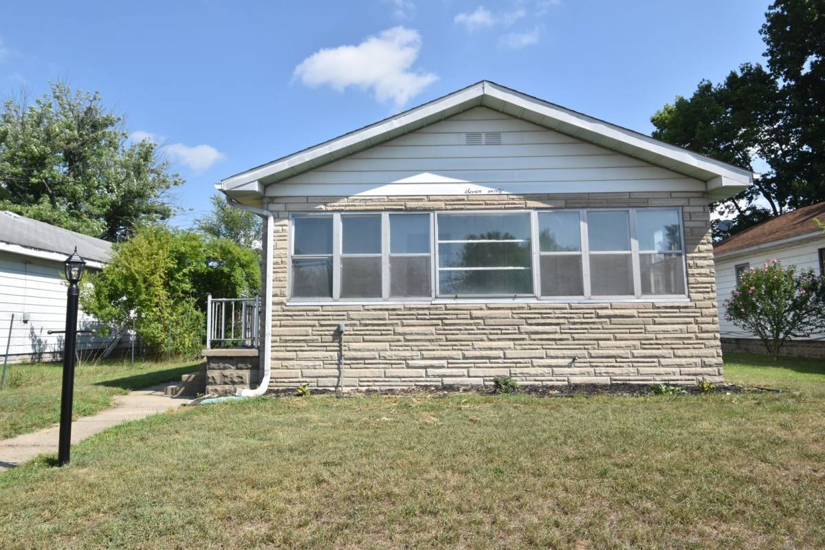 House for rent at 720 W Marion St, Mishawaka, IN 46545