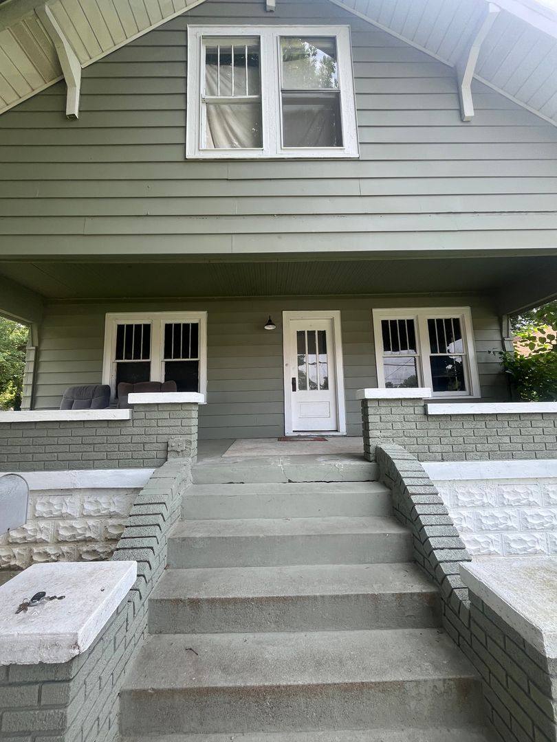 Apartment for rent at 522 W Harrison Ave, Clarksville, IN 47129