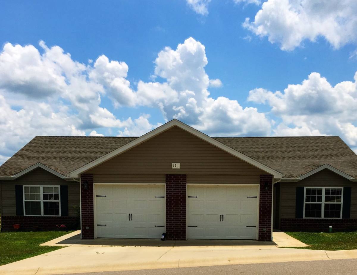 Apartment for rent at 179 Lyle Curtis Circle, Waynesville, MO 65583