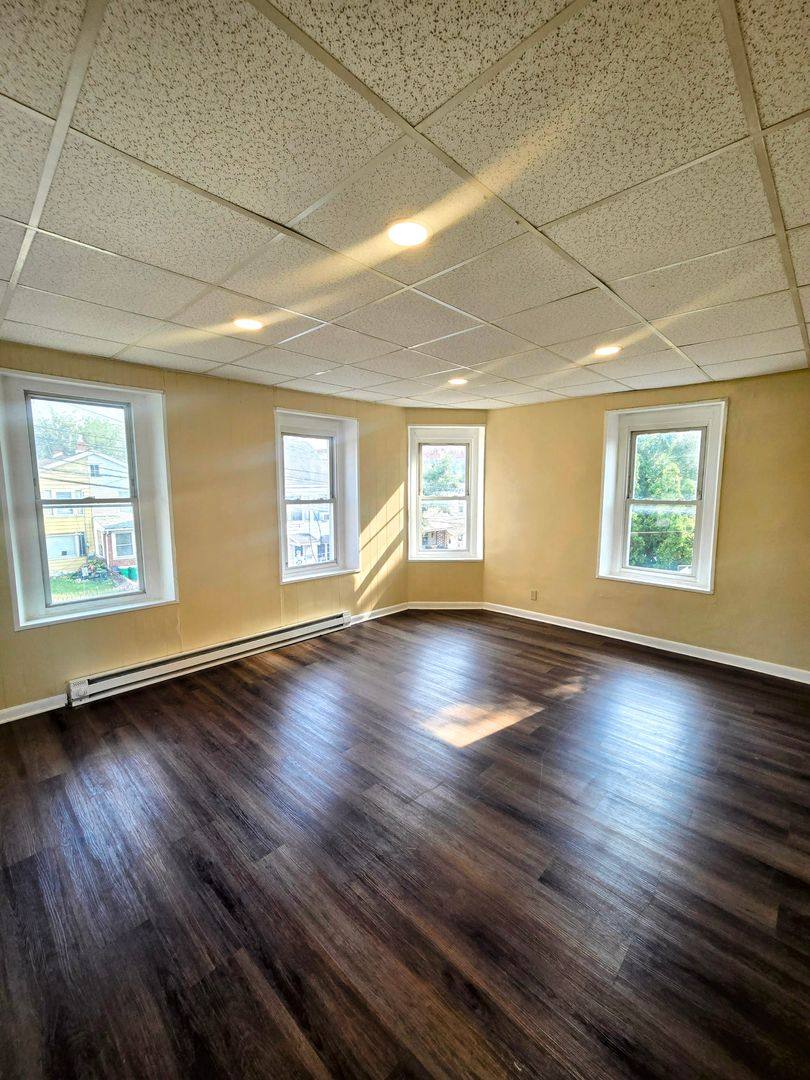 Apartment for rent at 165 W Gordon St, Allentown, PA 18102