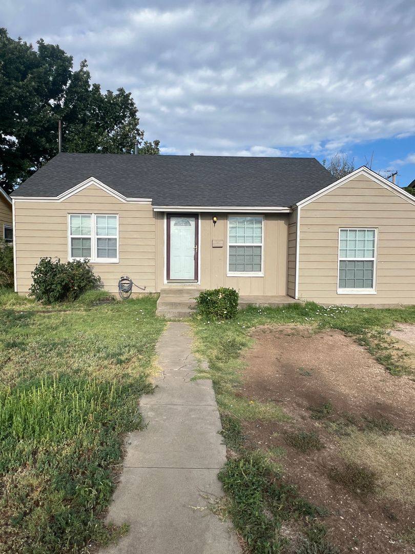 House for rent at 904 S Travis, Amarillo, TX 79101